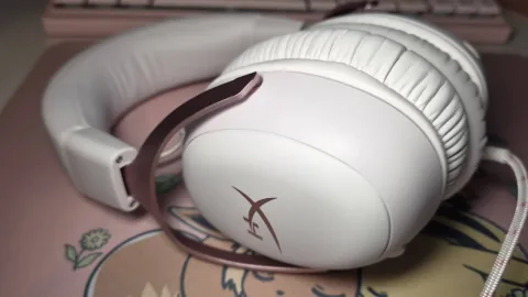 HyperX Cloud III एक शानदार वायर्ड हेडसेट है, और छूट आने पर इसे खरीदना एक समझदारी भरा निर्णय है