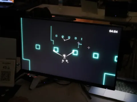 ArcaBit spielen: Ein anspruchsvolles 2D-Drahtseil-Actionspiel, das zwei Haken nutzt