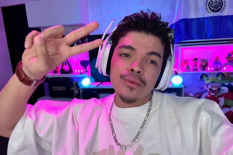 Twitch Community Mourns the Death of Content Creator Komanche