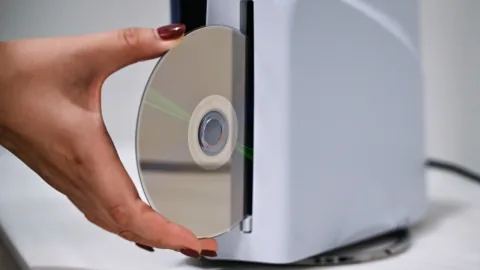 PS5 해킹으로 소니가 거부한 네이티브 PS2 디스크 지원 및 4K 업스케일링 구현