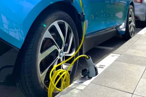 European Cities Implement Curb-Integrated Charging for Electric Vehicles