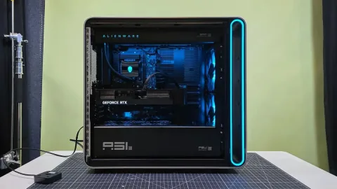 Chiếc PC chơi game Alienware gắn RTX 5090 khổng lồ này có giá rẻ hơn việc mua riêng GPU và CPU